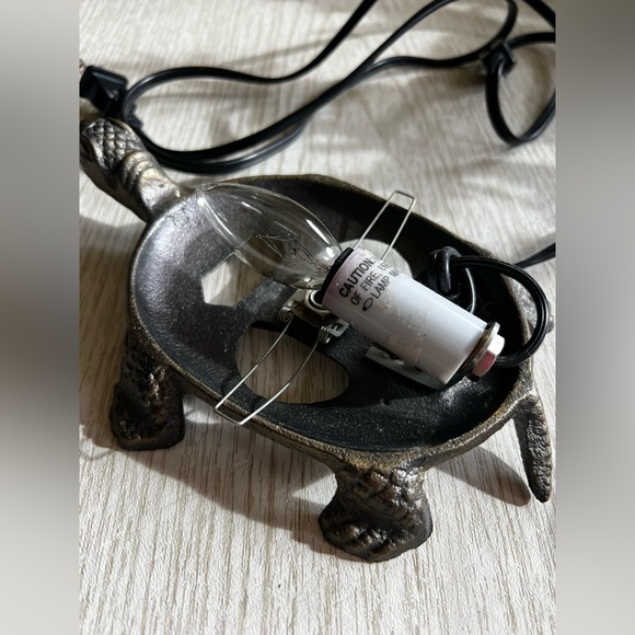 Tiffany Style Amber Glass Turtle Table Lamp - Metal Base Removable Shell - Picture 15 of 17